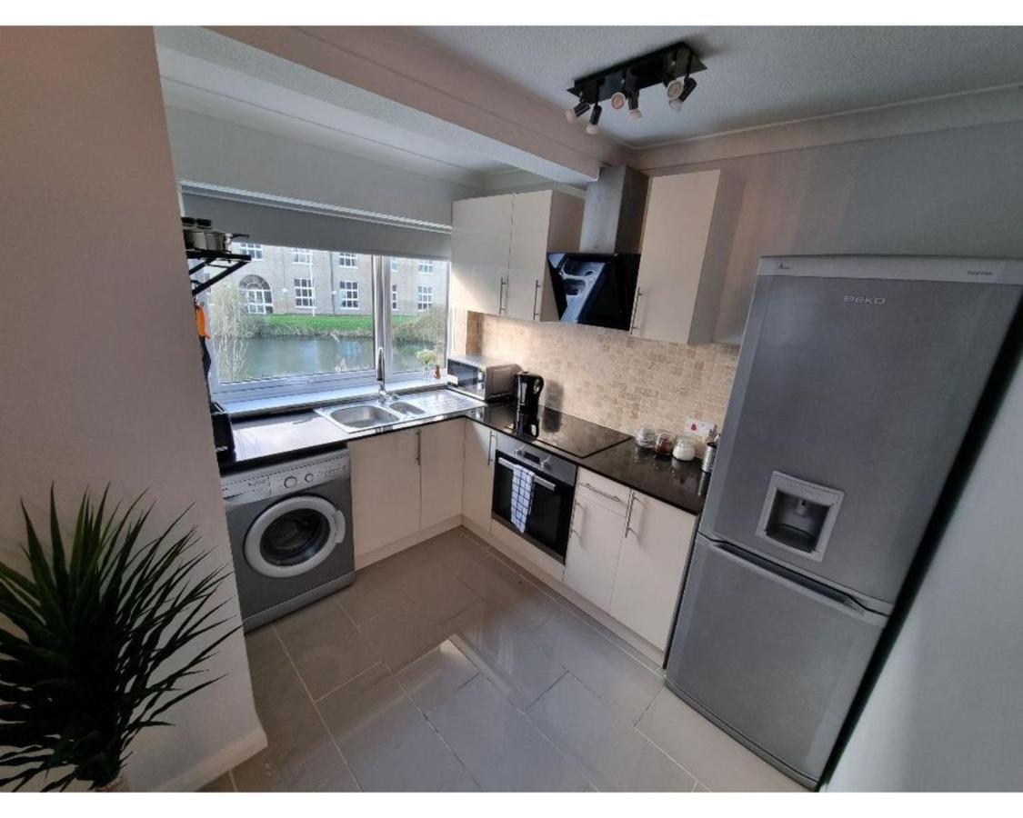 Canal Side Retreat - 2 Bedroom Apartment Heybridge  Екстериор снимка
