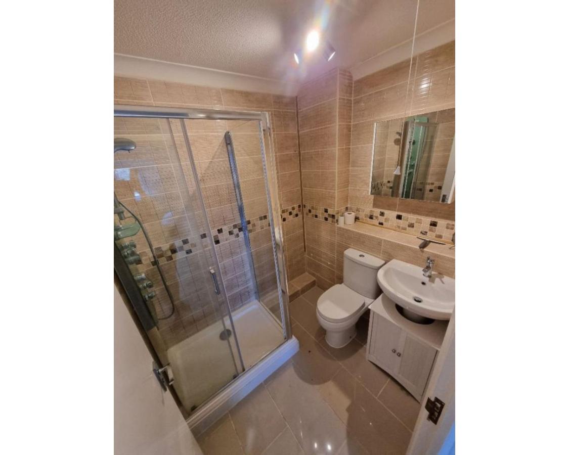 Canal Side Retreat - 2 Bedroom Apartment Heybridge  Екстериор снимка