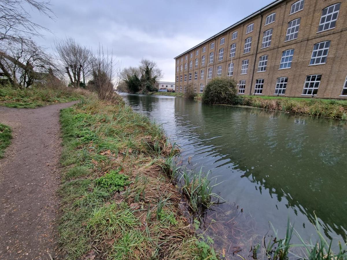 Canal Side Retreat - 2 Bedroom Apartment Heybridge  Екстериор снимка