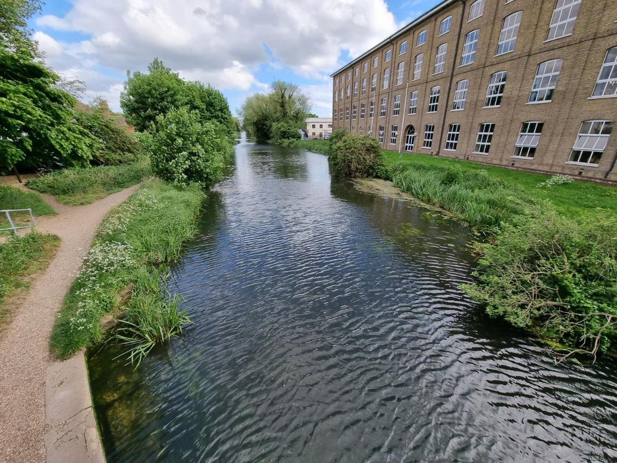 Canal Side Retreat - 2 Bedroom Apartment Heybridge  Екстериор снимка