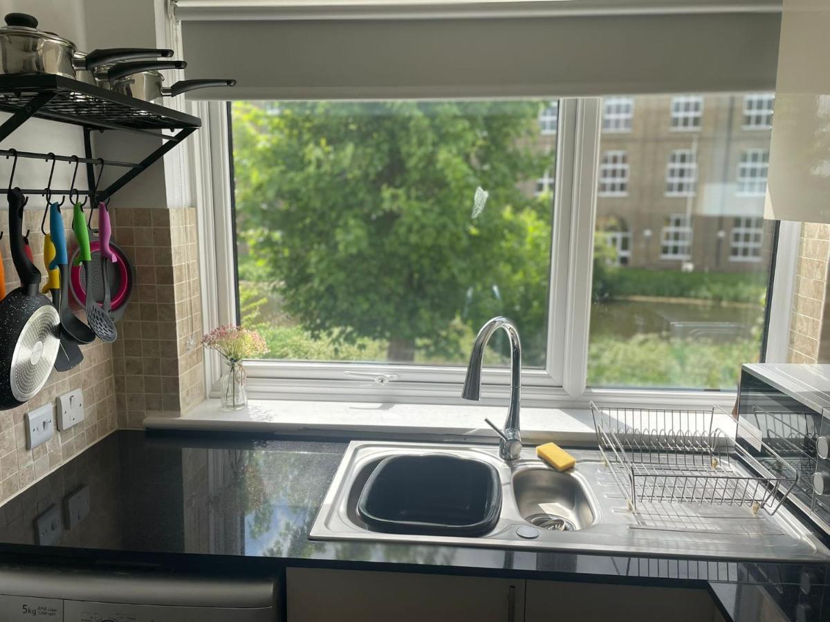 Canal Side Retreat - 2 Bedroom Apartment Heybridge  Екстериор снимка