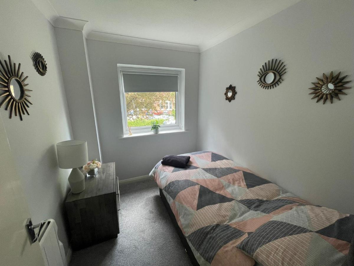 Canal Side Retreat - 2 Bedroom Apartment Heybridge  Екстериор снимка